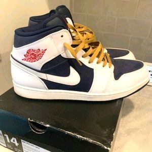 Men's Athletic Shoes